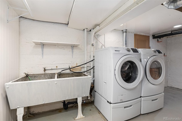 1121 S Ogden St, Denver, CO 80210 - laundry room featuring washer and clothes dryer