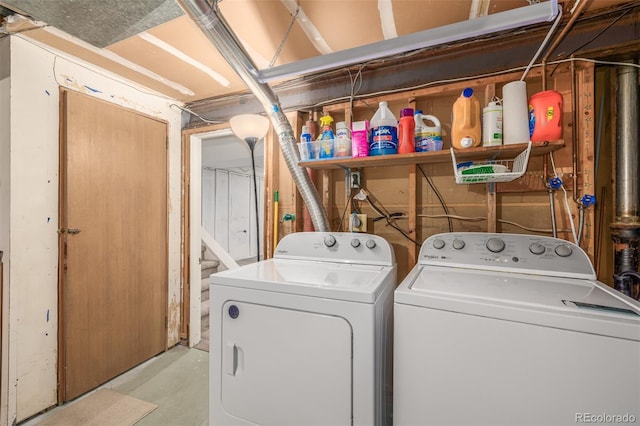 laundry room with laundry area and washing machine and dryer