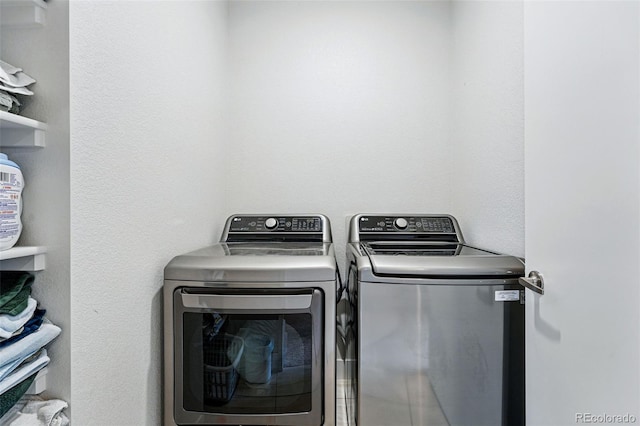 3201 W 25th Ave, Denver, CO 80211 - laundry area with washing machine and dryer