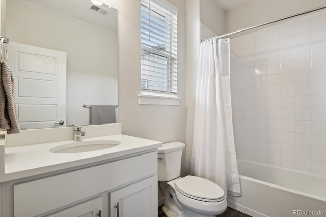 11151 W 53rd Dr, Wheat Ridge, CO 80033 - full bath with vanity and shower / bath combo with shower curtain