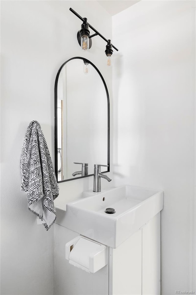 13055 E Dakota Ave, Aurora, CO 80012 - bathroom view