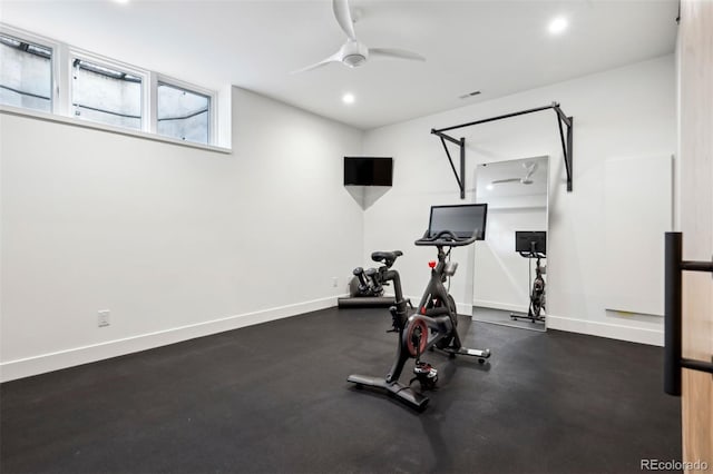 exercise room featuring a ceiling fan, recessed lighting, visible vents, and baseboards