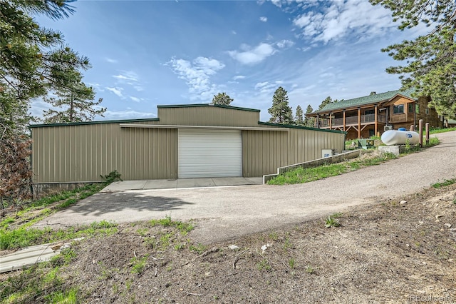 detached garage with driveway