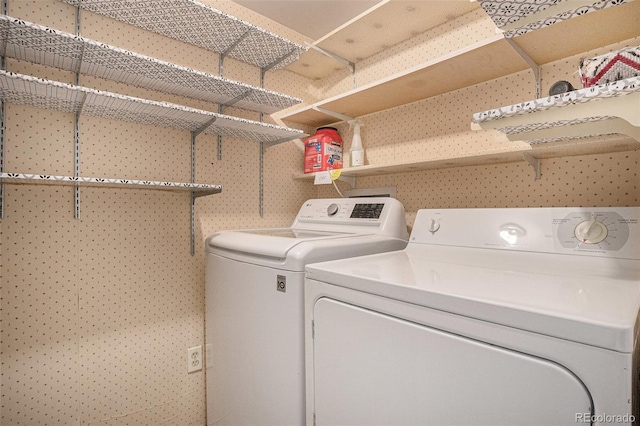 13800 E Marina Dr Unit 601, Aurora, CO 80014 - laundry area featuring washing machine and clothes dryer