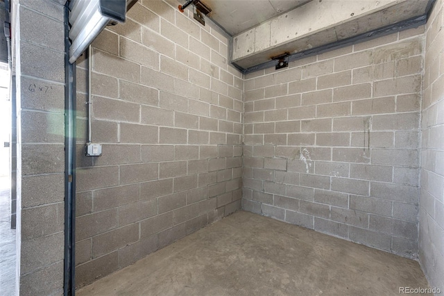 bathroom featuring concrete flooring