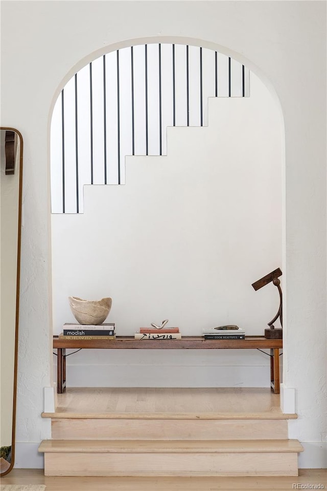 5800 E 6th Avenue Parkway, Denver, CO 80220 - stairway featuring arched walkways