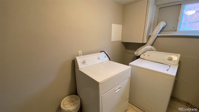 washroom featuring laundry area and independent washer and dryer