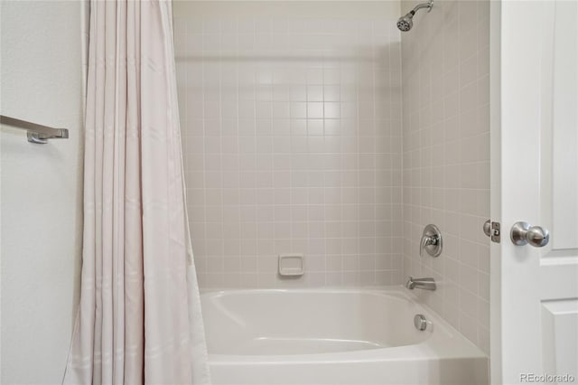 5600 W 3rd St Unit S, Greeley, CO 80634 - bathroom featuring shower / tub combo
