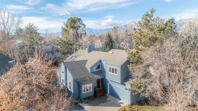 bird's eye view with a mountain view