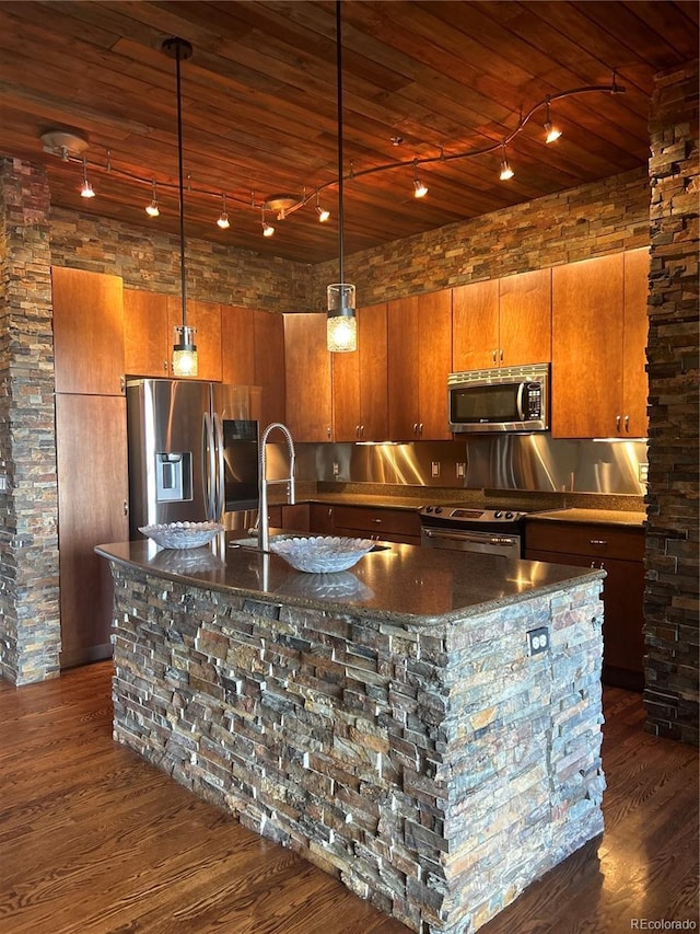 bar with pendant lighting, wood ceiling, appliances with stainless steel finishes, and dark hardwood / wood-style floors