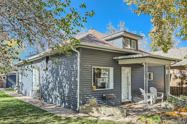 view of front of property