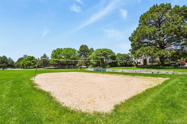 4574 S Cimmarron Cir Unit B, Aurora, CO 80015 - view of property's community with volleyball court and a lawn