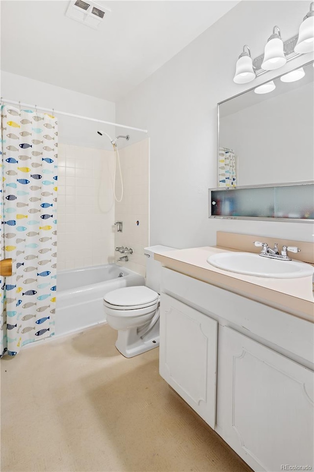 12522 W Virginia Ave, Lakewood, CO 80228 - full bath featuring shower / tub combo and vanity