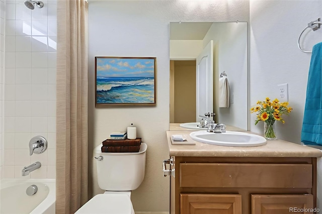 25792 E Cedar Pl, Aurora, CO 80018 - bathroom featuring vanity and shower / bath combo