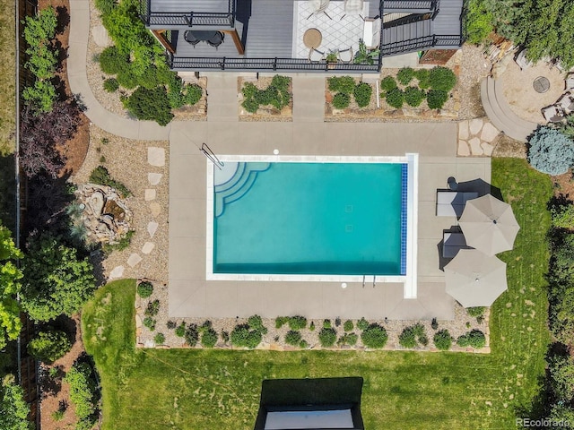 10057 S Shadow Hill Dr, Lone Tree, CO 80124 - bird's eye view of a pool area