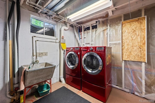 2069 E 116th Ave, Northglenn, CO 80233 - laundry room featuring separate washer and dryer