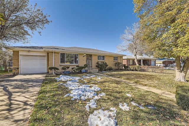 single story home featuring a garage