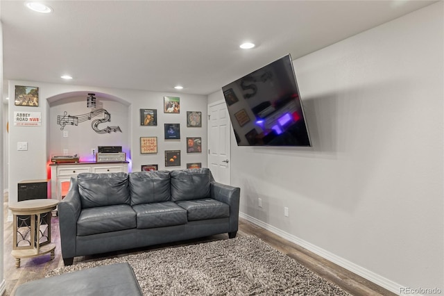 6405 Eagle Feather Trl, Littleton, CO 80125 - living area featuring recessed lighting, baseboards, and wood finished floors