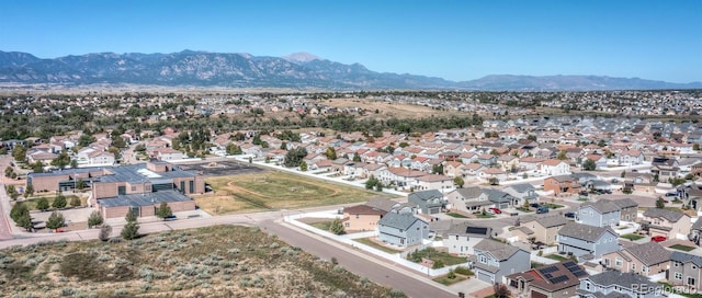 bird's eye view with a mountain view