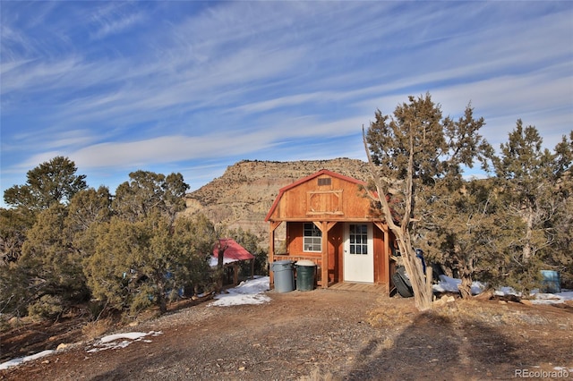view of front facade with a mountain view