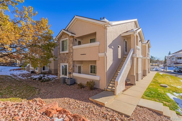 exterior space featuring a balcony