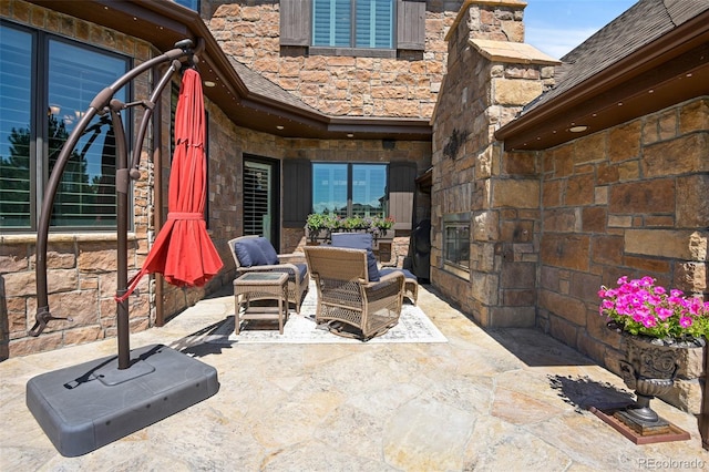 view of patio with outdoor lounge area