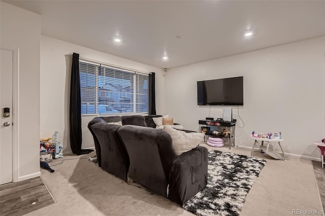 21538 E 59th Pl, Aurora, CO 80019 - living room featuring baseboards, carpet flooring, and recessed lighting