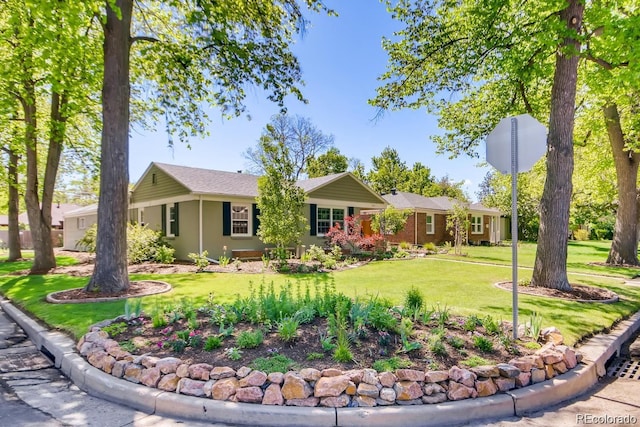 860 Magnolia St, Denver, CO 80220 - ranch-style home with a front yard