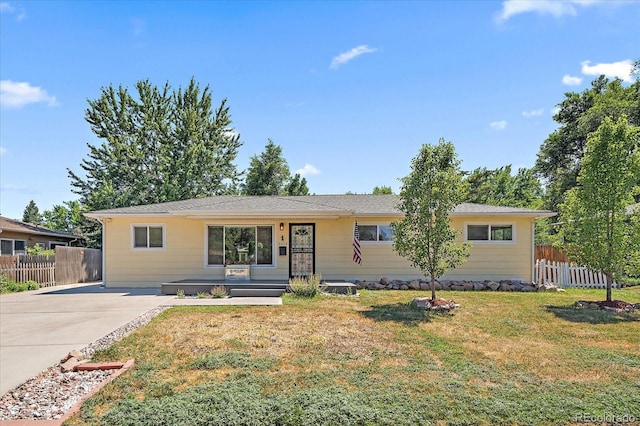 3324 W Hialeah Ave, Littleton, CO 80123 - single story home with driveway