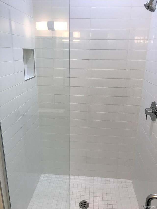 2865 W 24th Ave, Denver, CO 80211 - bathroom with a tile shower