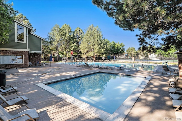 2882 W Long Cir Unit H, Littleton, CO 80120 - community pool with a patio