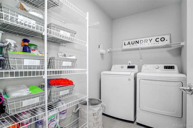 2742 Show Hunter Way, Colorado Springs, CO 80922 - laundry area featuring washing machine and clothes dryer