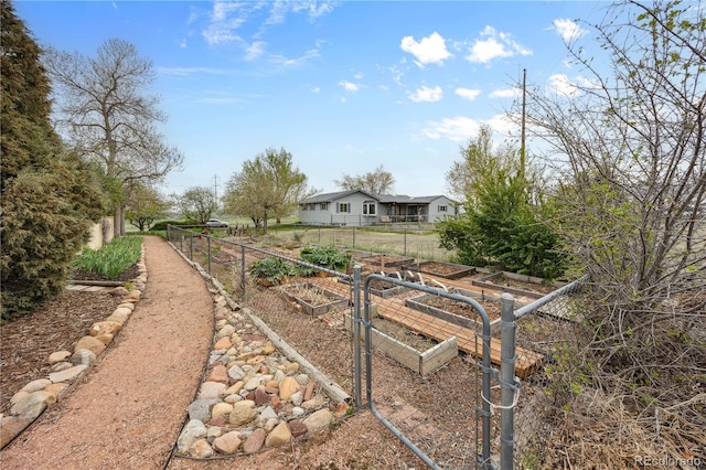 1069 Crestmoor Dr, Boulder, CO 80303 - view of yard featuring a garden
