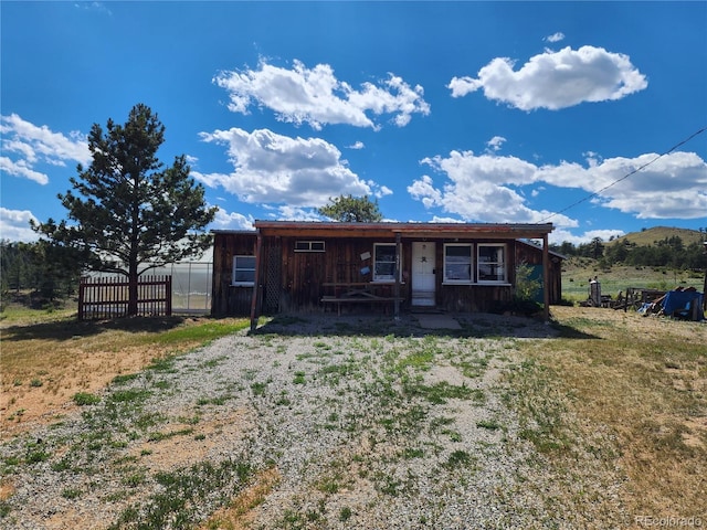 view of front of property