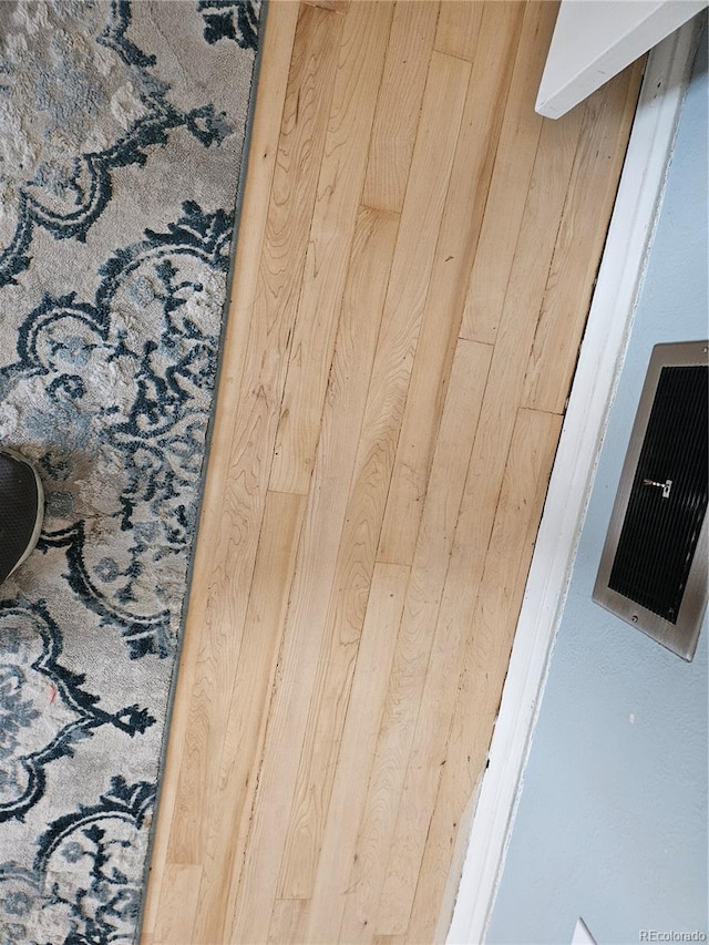 1822 E Pikes Peak Ave, Colorado Springs, CO 80909 - detailed view of wooden walls