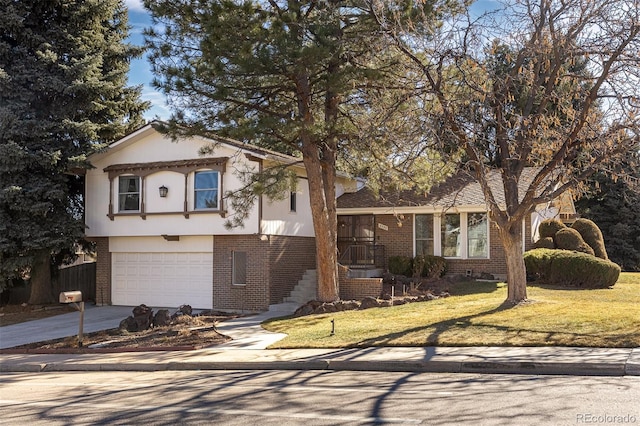 view of front of house featuring a garage and a front yard