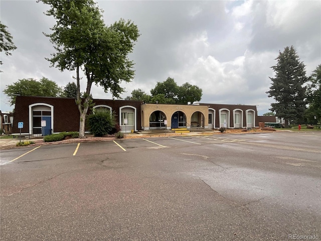 630 S Youngfield Ct, Lakewood, CO 80228 - view of property with uncovered parking
