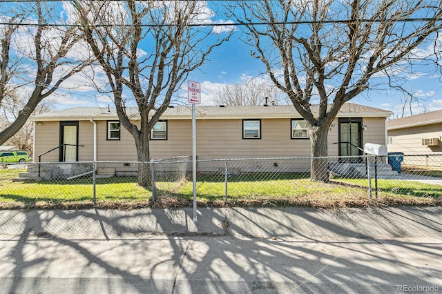 view of front of house with a fenced front yard