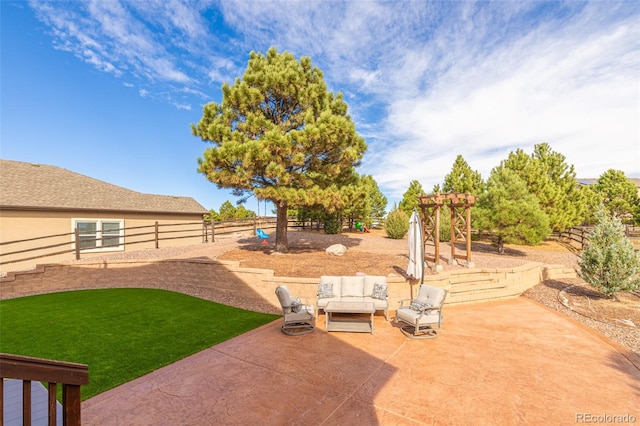 view of yard featuring a patio area