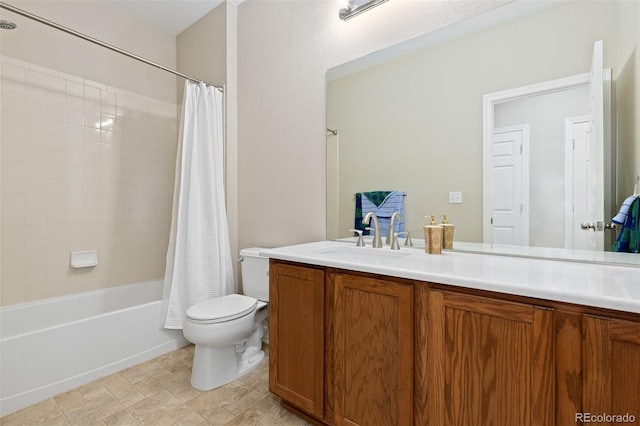 6520 S Newcastle Way, Aurora, CO 80016 - full bath with vanity, toilet, and shower / tub combo
