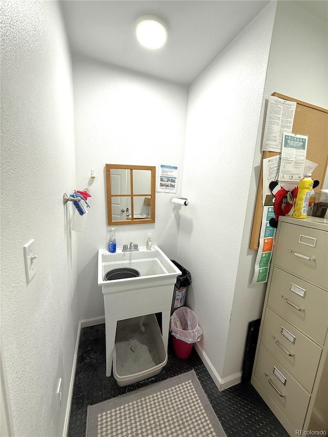 183 E Ave, Limon, CO 80828 - bathroom with baseboards