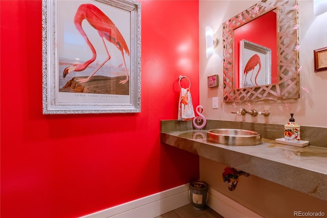 bathroom featuring a sink
