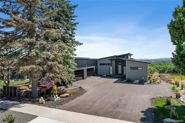 view of front of home featuring driveway