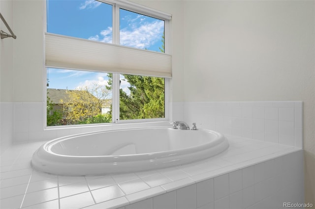 7837 Aravon Ct, Lone Tree, CO 80124 - full bath featuring a garden tub and plenty of natural light