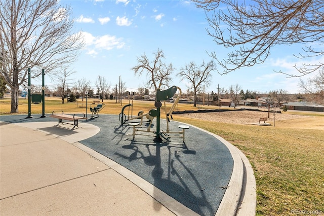view of home's community featuring a lawn