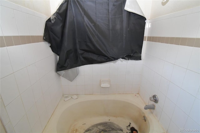 1631 W Canal Cir Unit 832, Littleton, CO 80120 - bathroom with a tub to relax in