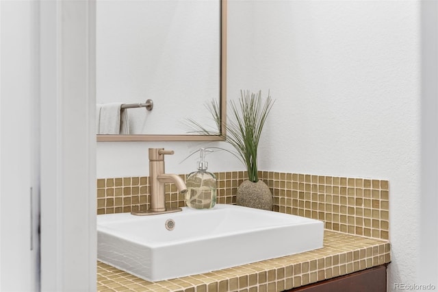 bathroom featuring a sink