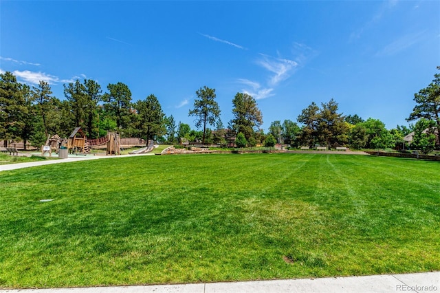 1885 S Quebec Way Unit G 106, Denver, CO 80231 - view of green lawn