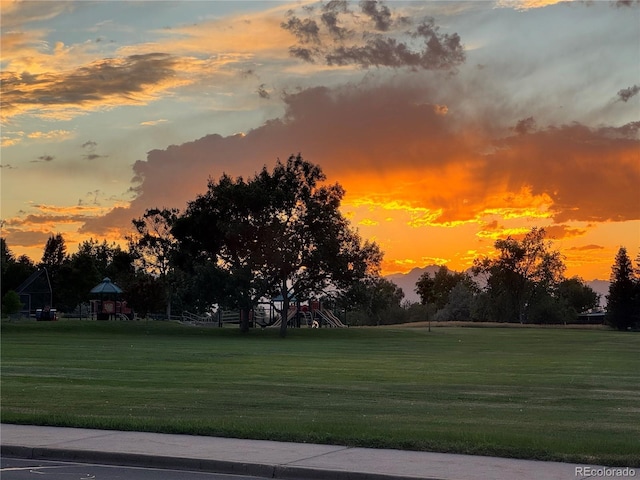 9354 Field Ln, Broomfield, CO 80021 - surrounding community featuring a lawn