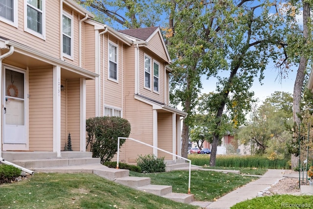 exterior space featuring a yard